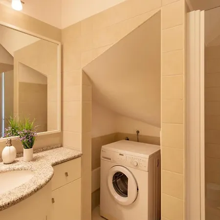 27 Holiday home *