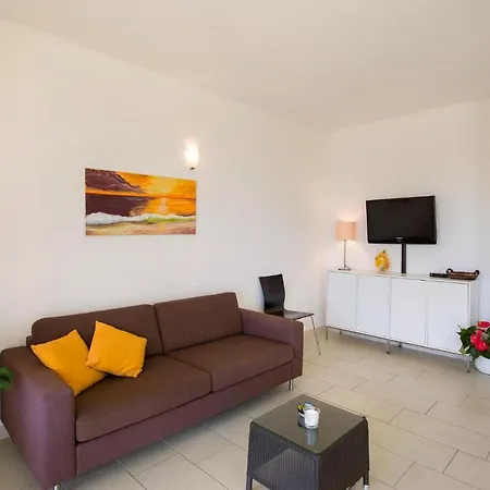 27 Holiday home *