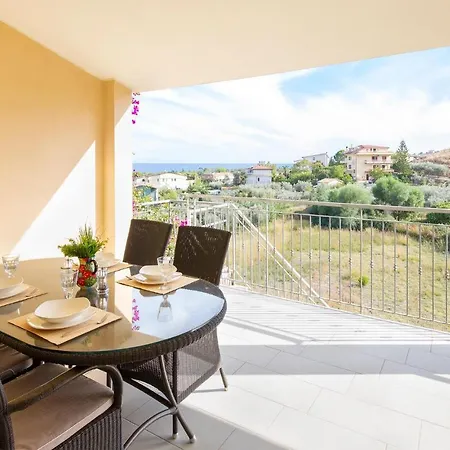 27 * Badolato Marina