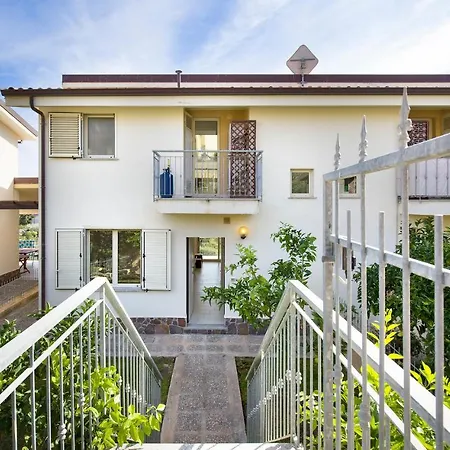 Holiday home 27 *