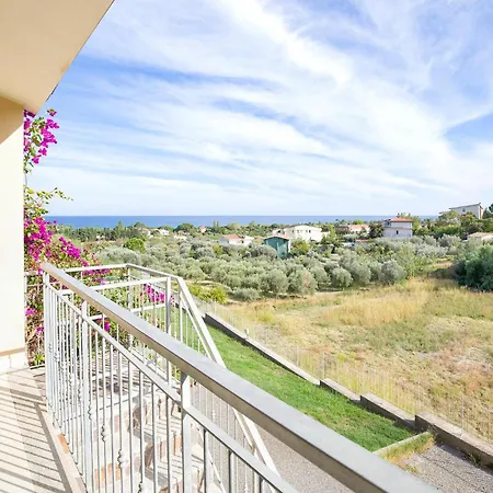 27 Badolato Marina