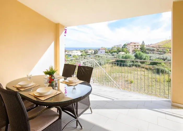 27 * Badolato Marina